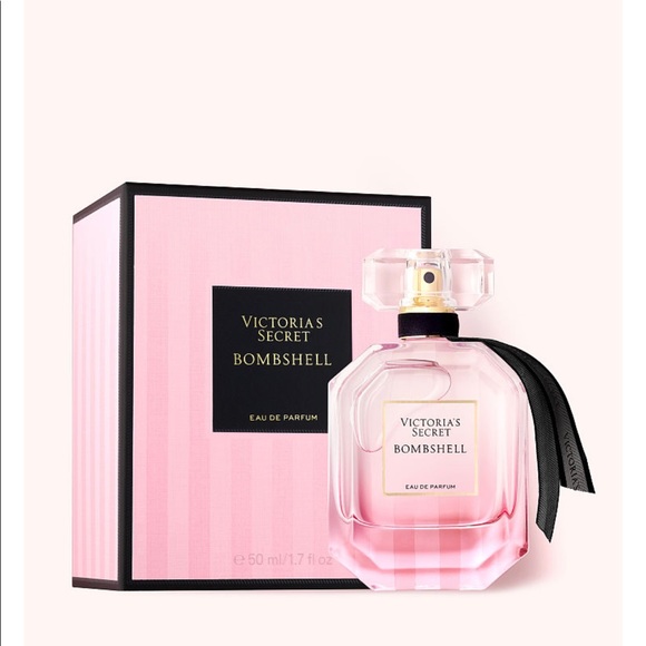 SOLD ❌❌VS Signature Pink Striped Tote Gift Set - Picture 12 of 13